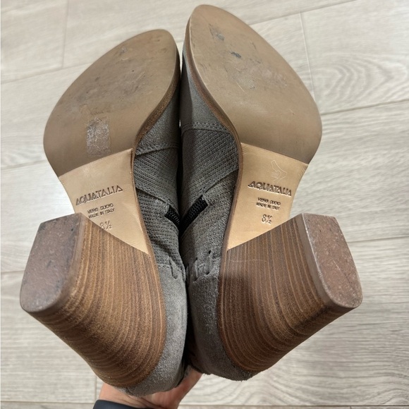 Aquatalia Suede Ankle Block Heel Taupe Booties - Picture 7 of 12